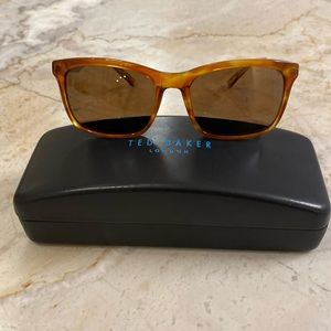 Ted Baker B604 Sunglasses With Case. Discontinued Model in Like New Condition.
